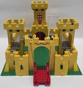 LEGO 375 - 2 Castle Nearly Complete - Missing 7 Parts & Some Stickers - 1978