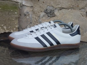 adidas universal trainers