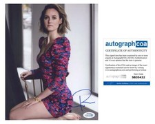 Renate Reinsve "The Worst Person in the World" AUTOGRAPH Signed 8x10 Photo D