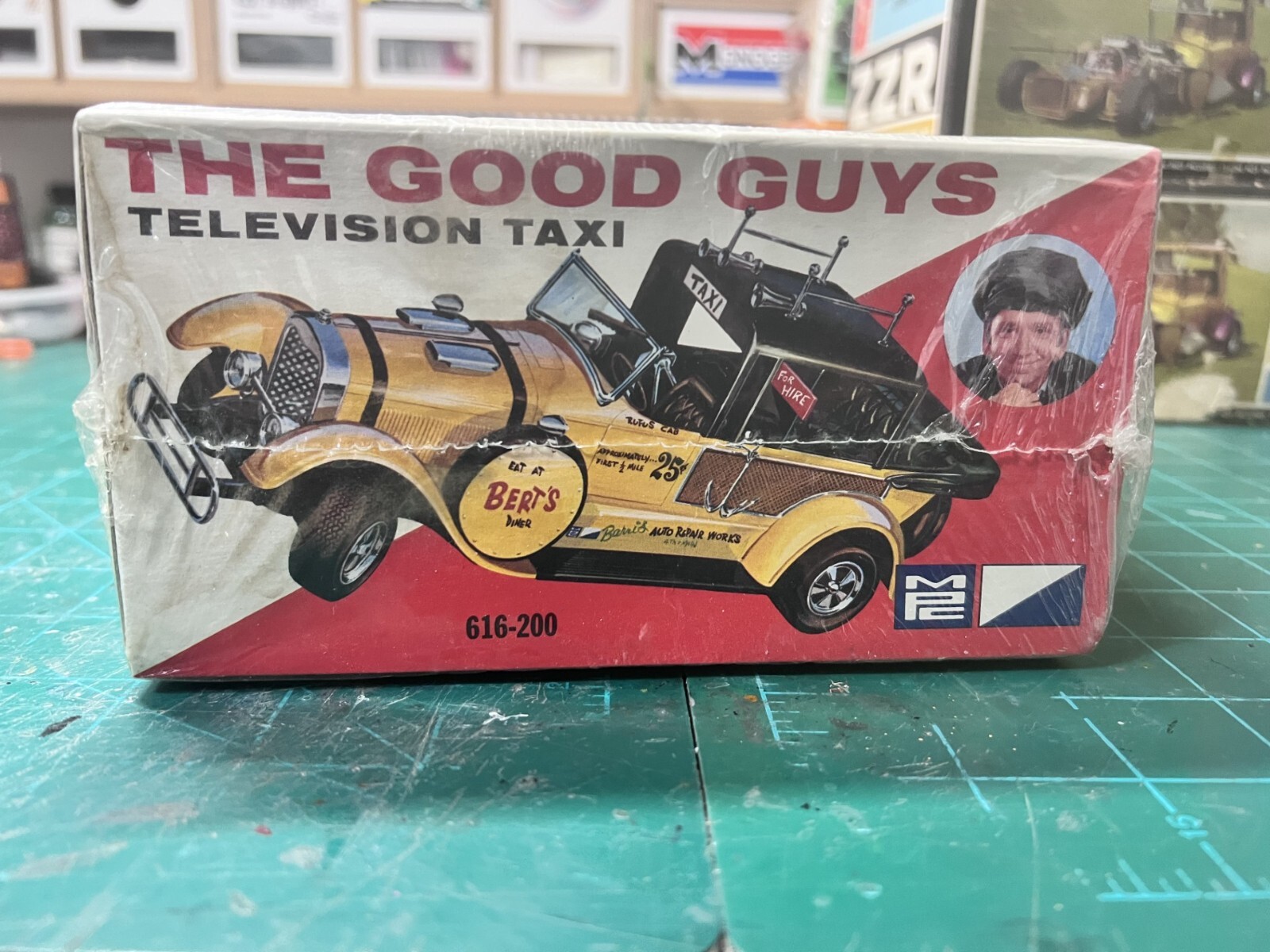 MPC 1/25 The Good Guys Television Taxi Barris Model Car Kit