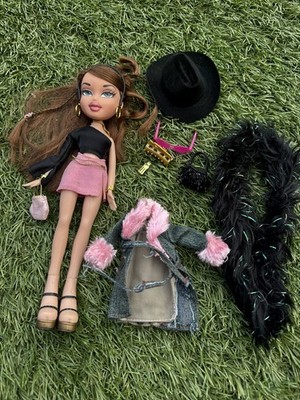 Bratz Funk 'N' Glow 2003 Limited Edition Dana Puppe mit Kleidung & Zubehör 