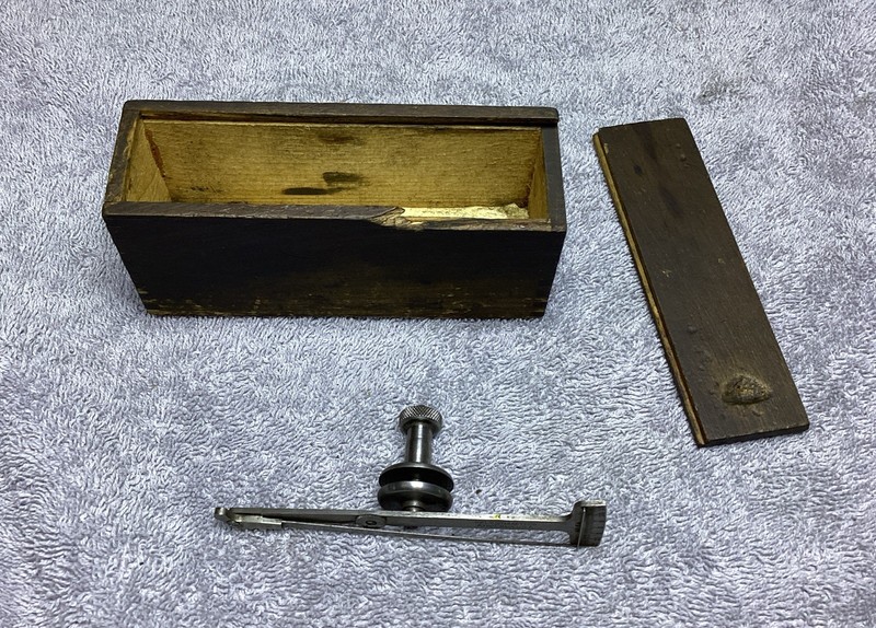 VTG. STARRETT NO. 64B TEST INDICATOR IN ORIGINAL WOODEN BOX