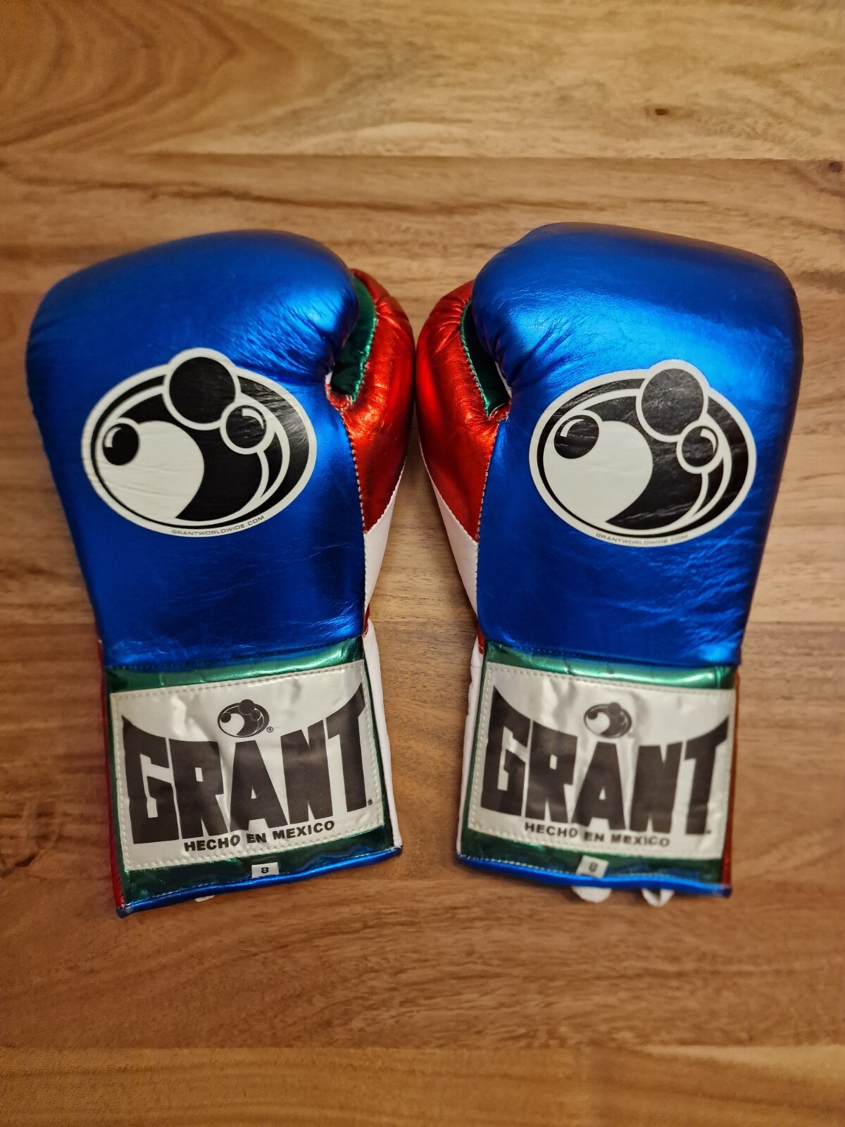 Grant Boxing Gloves 8 oz Grant Winning Fly Boxing Gloves สถานี