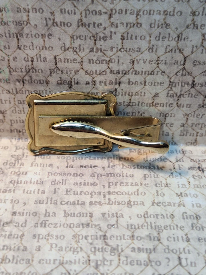 FIGURA de vidrio vintage Merman con TRIDENTE bajo el mar barra de corbata clip Foto 3 de 4