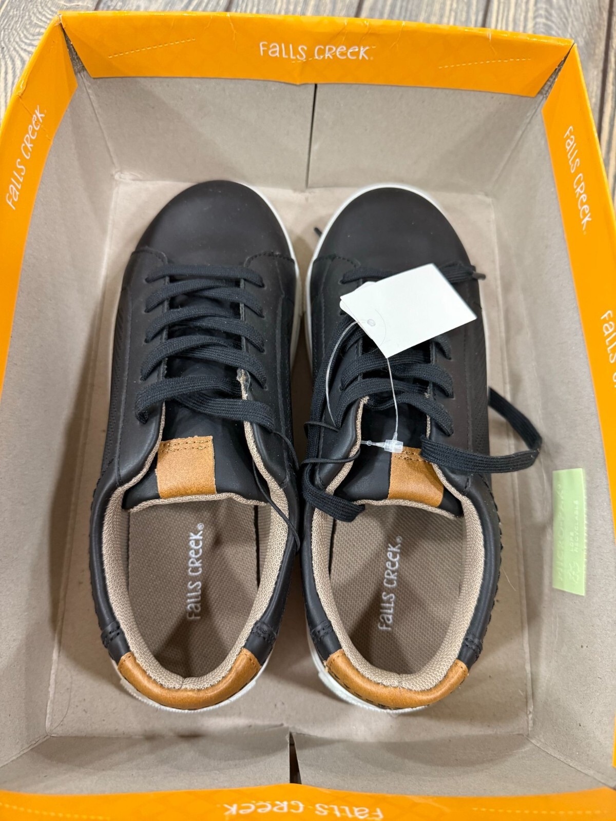 Size 4 Medium Lace-up Casual Shoes