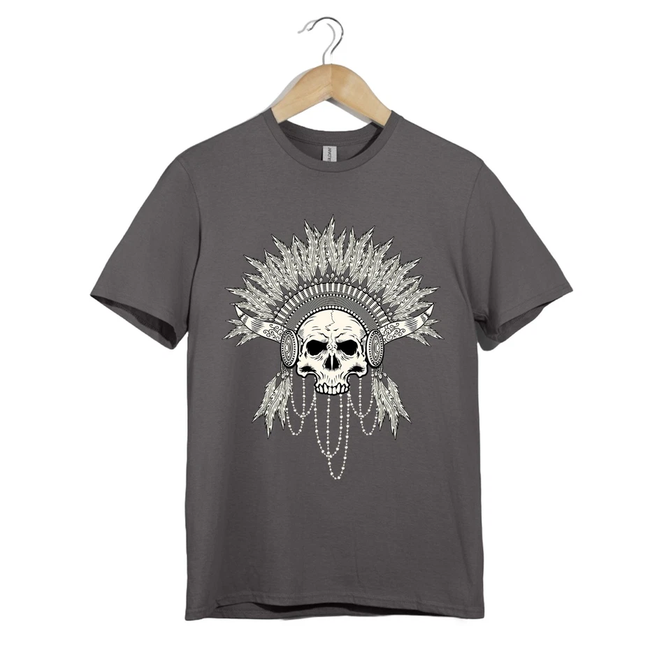 Camiseta Tocado Calavera Tribal | Camiseta Calavera Pluma Nativa Unisex | Regalo Gótico Foto 3 de 4
