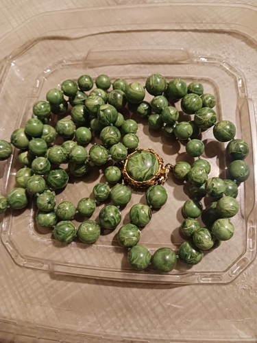 1930s MARBLED JADE GREEN BAKELITE ROUND BEAD NECKLACE VINTAGE Yellow Gold 22" - Picture 7 of 8
