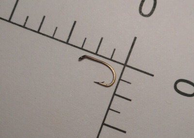 100 MUSTAD #12 Fly Tying Hooks HAMECONS Irlandais SPECIAL FORGED BRONZED 56312