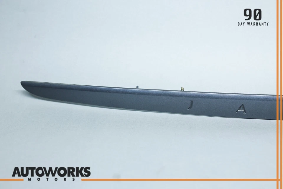 04-07 Jaguar XJR XJ8 VDP SV8 X350 Tapa de maletero Moldura de licencia trasera Azul OEM Foto 2 de 4