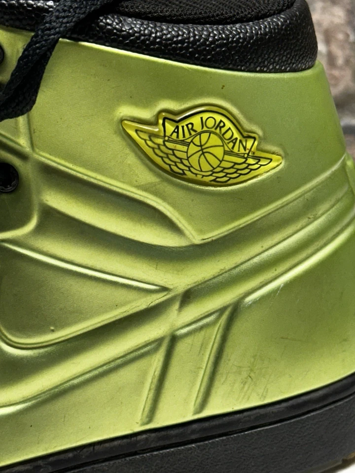 SUPER RARO Nike Air Jordan 1 Anodizado Verde Chispa Talla 10.5 Para hombres #414823-301 Foto 3 de 4