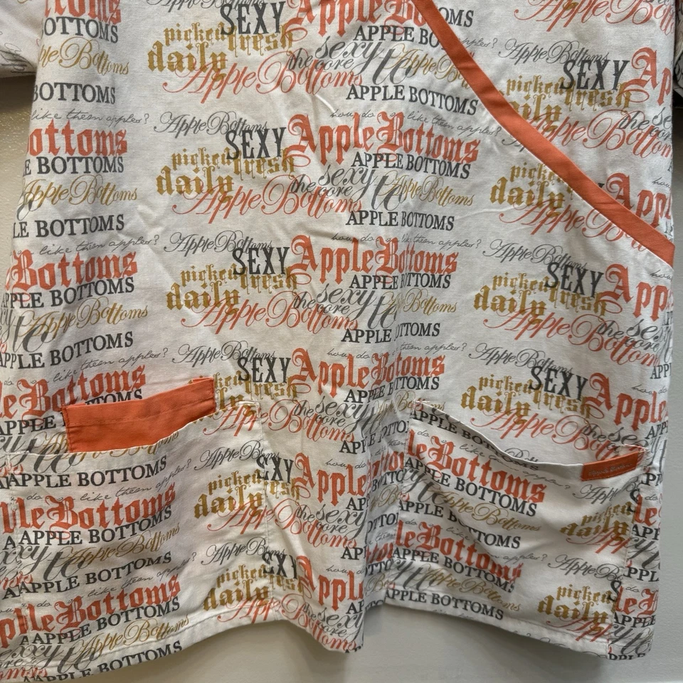 Y2K Apple Bottom Women’s All Over Print Scrub Top Size Large - Image 4 of 4