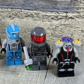 LEGO Galaxy Squad Lot Robot Sidekick Space Police Red Green Black Lot of 5