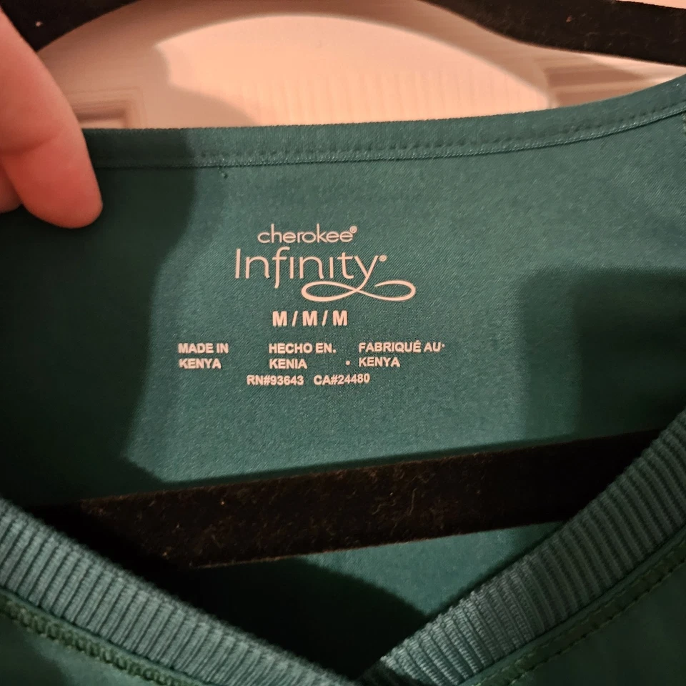 Blusa Médica Cherokee Infinity Para Mujer Mediana Verde Cazador - 4 Bolsillos... Foto 3 de 4