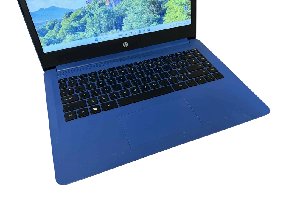 HP 14-BP073NA Laptop 14" 7th Gen Intel Core i3, Fast SSD, 16GB, Windows 11 - Image 2 of 4