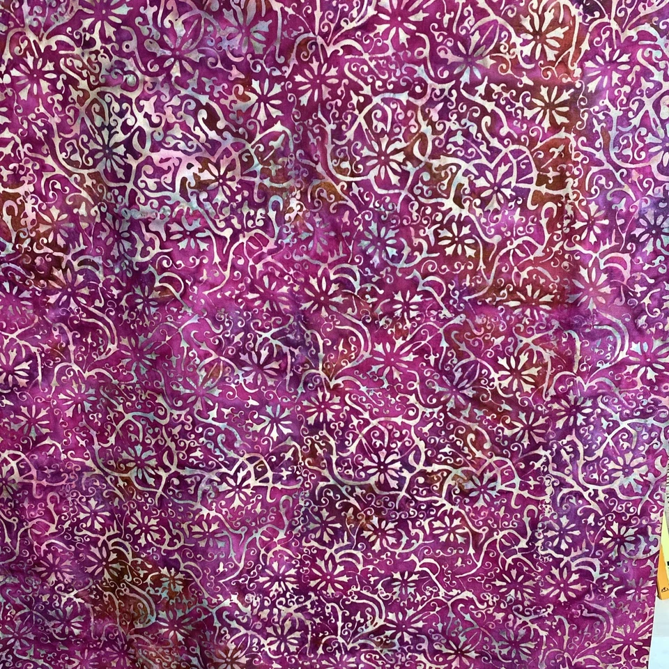 Tela acolchada de algodón Batik 150 x 44" granate dorado frambuesa intrincado remolino 4 yardas Foto 3 de 4