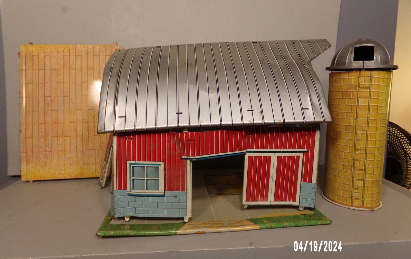 Marx Farm Playset Tin Litho Barn with Silo and Silver Roof eBay