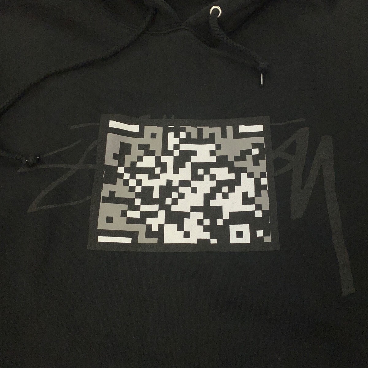 Stussy x FPAR ブラック フーディ QRコード Stussy x FPAR ブラック フーディ QRコード