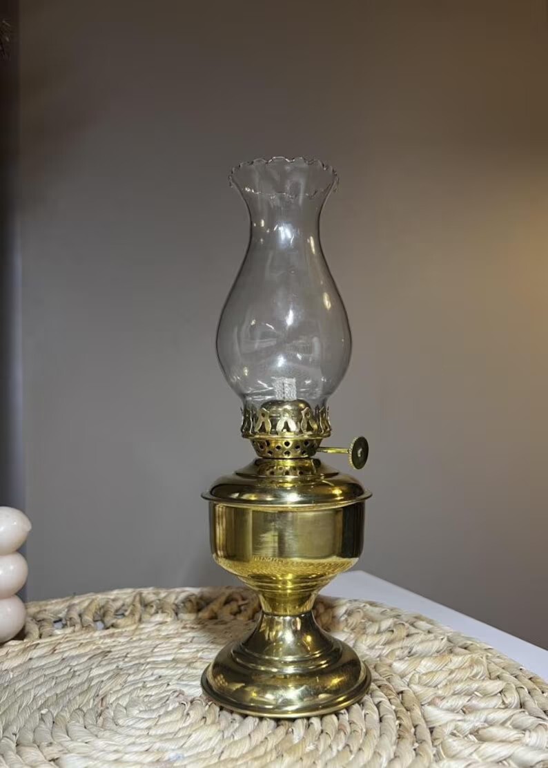 Decorative Oil Lamps S 4 Pcs 13 Inches Rustic Large Glass Kerosene Chamber Classic  Lantern Decorative Antique With Adjustable Fire Wick For Indoor Use Home  Decor Emergency Lighting ,Clear Oil Lamp Faux, image size:794x1112