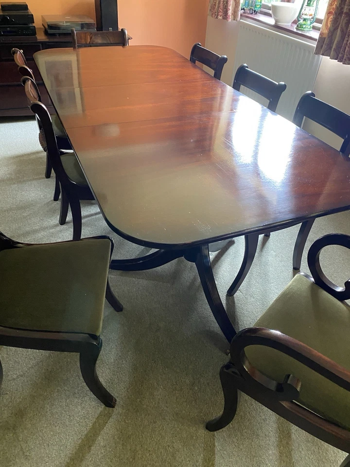 Hardwood Dining Room Table And Eight Chairs. Excellent Condition. - Image 2 of 3