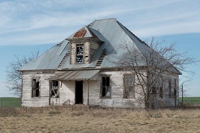 Photo:Ballinger Texas 2014 Abandoned Steep Roof Farmhouse