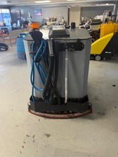 Lavasciuga Pavimenti Ride-On TomCat Factory Cat XR 36C 91cm - usage example