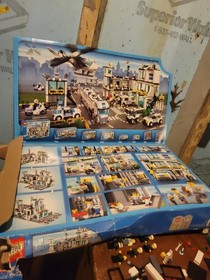 LEGO City: Police Headquarters (7744) INCOMPLETE - BOX IS INCLUDED No Manual