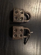 Lot Of EDWARDS Padlocks Only One Works,other Needs Lubricated ￼