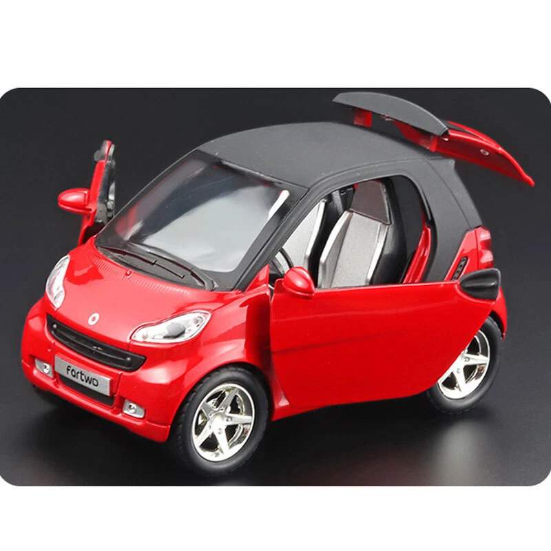 1:24 Smart ForTwo Model Car Metal Diecast Toy Vehicle Boys Toys for Kids Gifts - Image 3 of 4