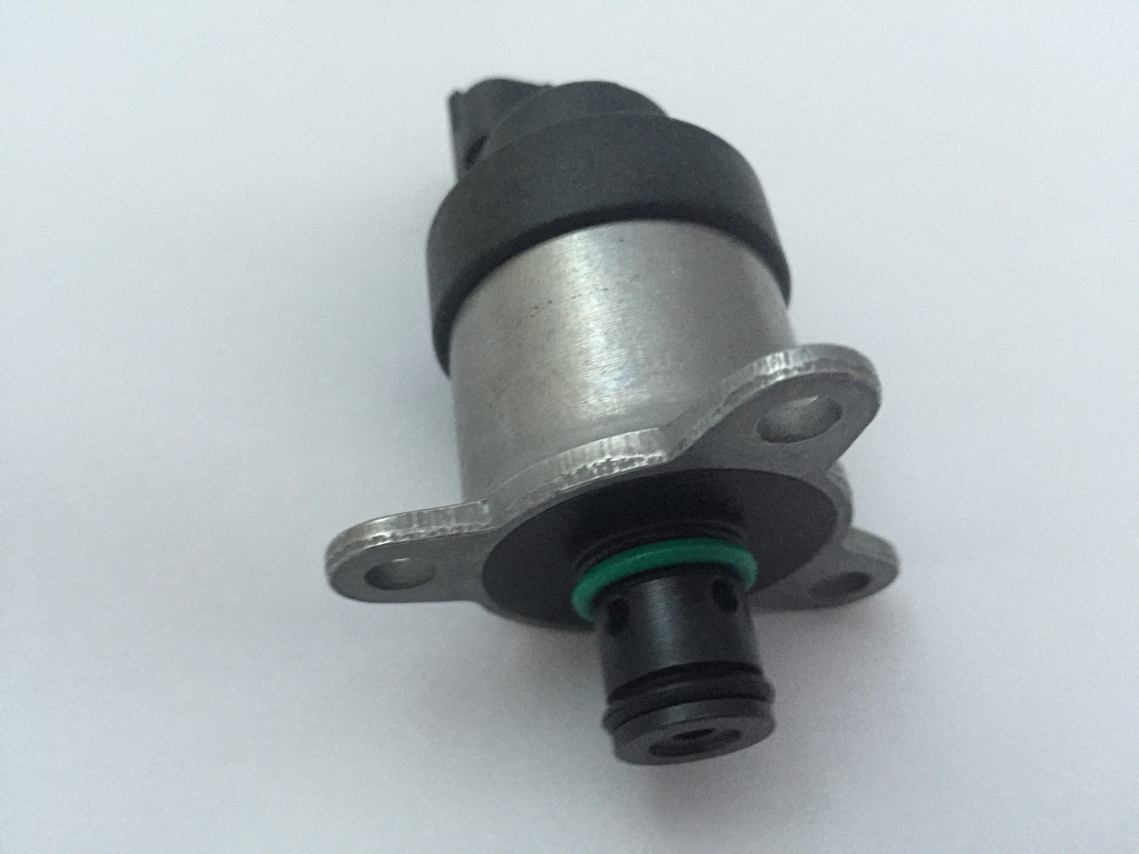 Brand New 0104 Duramax Diesel LB7 Fuel Pressure Regulator Chevy GMC