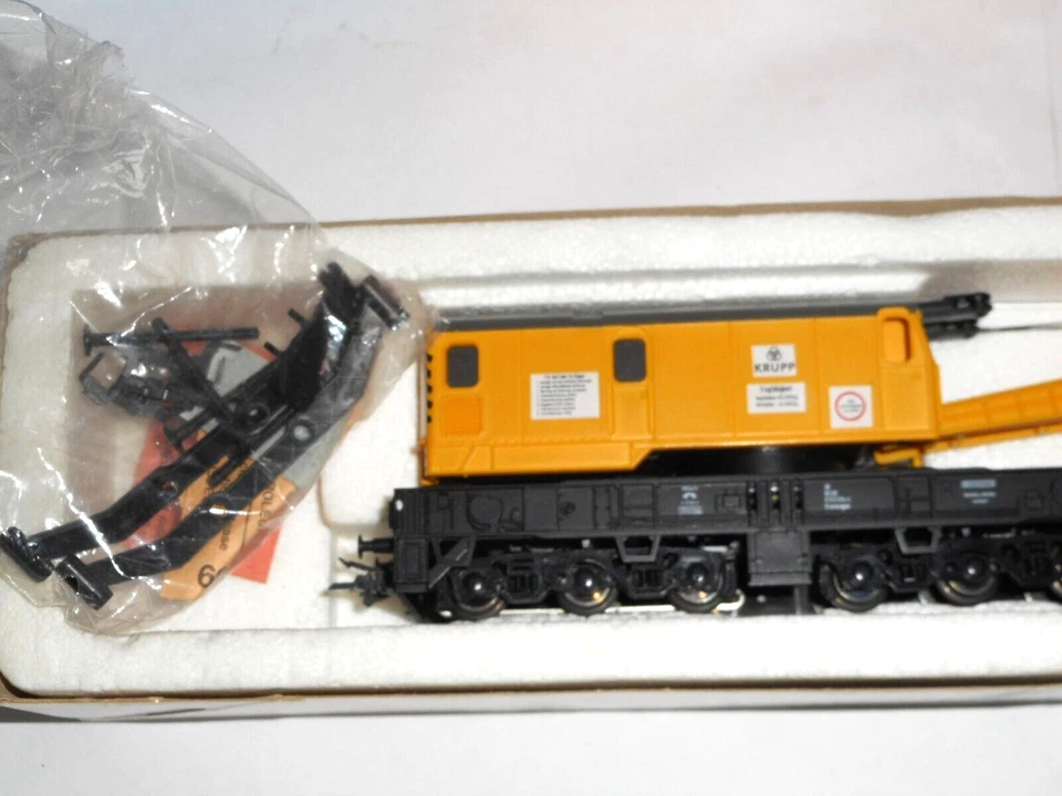 Roco 46900 Digital Crane operation for 3 rail AC Marklin systems. NEW. HO. Boxed - Image 3 of 4