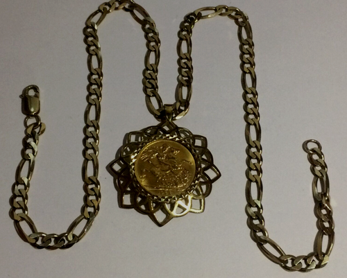 22CT GOLD FULL SOVEREIGN 1968 QUEEN ELIZABETH.II & 9CT MOUNT CHAIN. 30.42 GRAMS