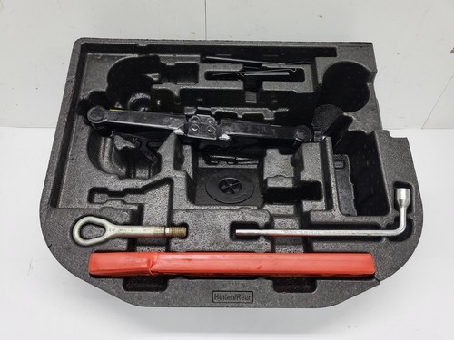 Mercedes W251 - Wagenheber Bordwerkzeug 1645800118 (01) - Bild 2 von 6