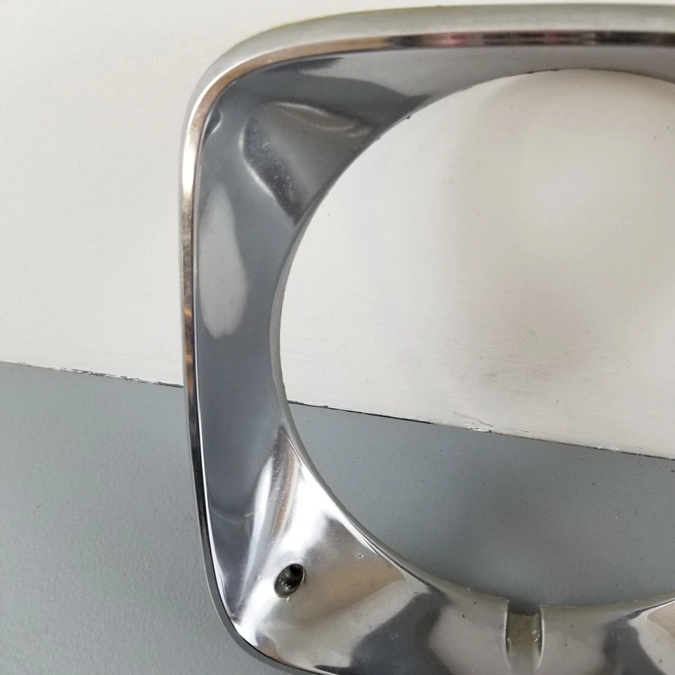 Ford Elite Torino 1974 1975 1976 bisel de luz de cabeza lado derecho D4EB-13043-AB 16360 Foto 4 de 4