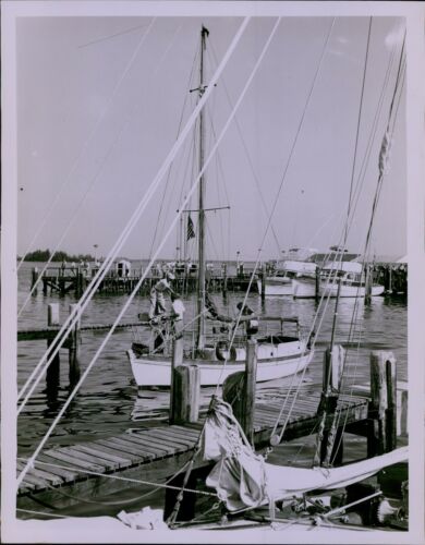 LG865 1953 Original Doug Kennedy Photo ANN DAVIDSON Boat Arrives at Yacht  Basin | eBay