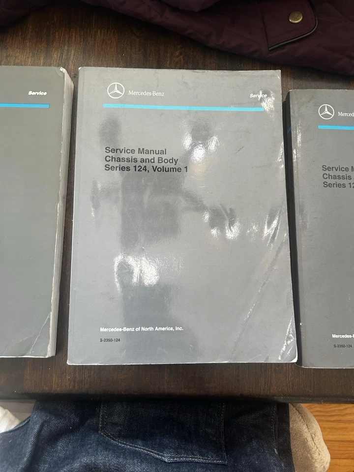 (3) OEM Mercedes Benz Chassis and Body Manual set Series 124 cars + Engine 103 - Image 3 of 4