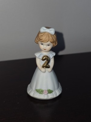 1982 Enesco Growing Up Girl Bitthday Figurine #E-9526   Age 2 Brunette Boxed