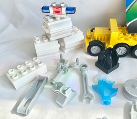 VTG Lego Duplo 7844 Airport Rescue Truck & Minifigures + Manual ** Incomplete