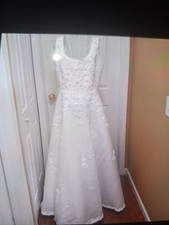 David's Bridal Beaded Wedding Dress Size 18 with Cathedral Train