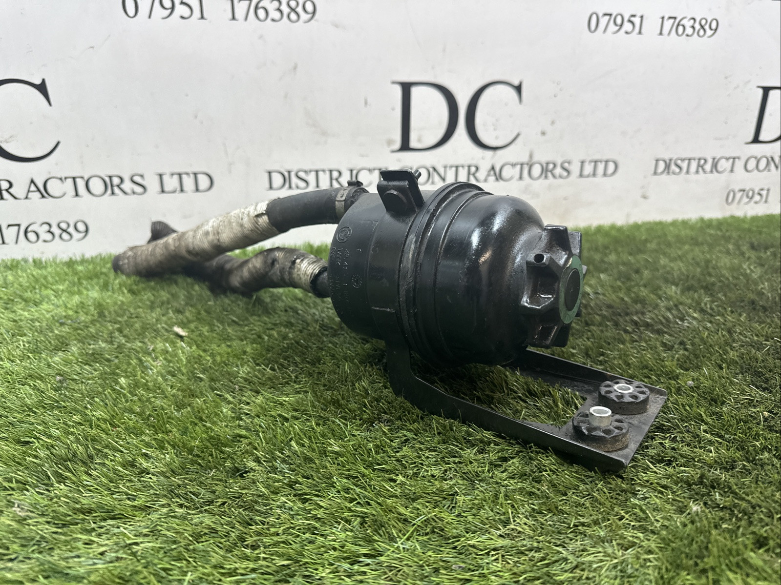 BMW 1 3 5 Series E60 E61 E87 E90 N47 Oil Power Steering Fluid Tank Bottle Hose