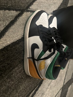 Very Near Dead Stock Jordan 1 Oakland Size 8.5 With The Box