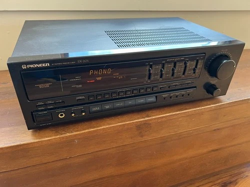 Vintage Pioneer SX-201 Stereo Receiver