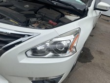 2013 Nissan Altima Left LH Headlight Assembly Sdn Halogen