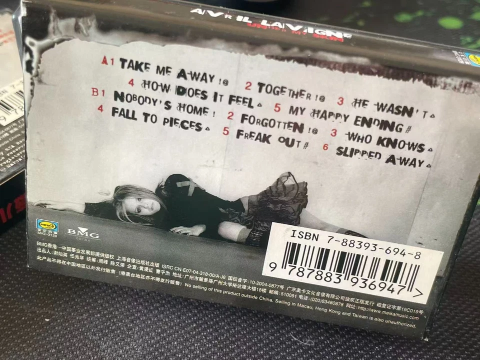 Avril Lavigne Under My Skin China First Edition +insert Cassette Tape Very Rare Foto 4 de 4