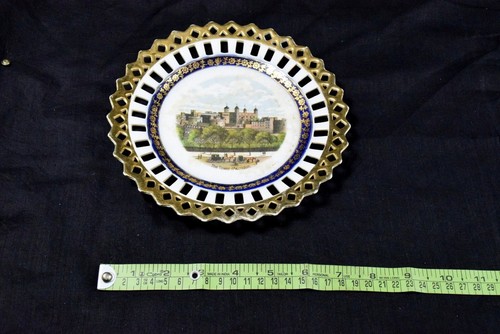 German Lattice Dish Plate White Porcelain The Tower of London Scene. G26-301 - Picture 11 of 11