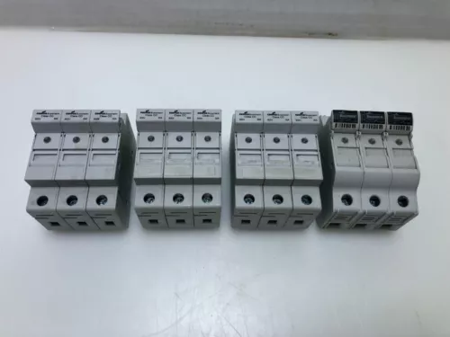 [Lot of 4!] Bussmann CHCC3DI Indicating Fuse Holder 3-Pole 30A 600V  Class CC