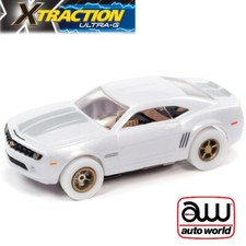 NEW Auto World Xtraction R35 2010 Chevrolet Camaro iWheels HO Scale Slot Car