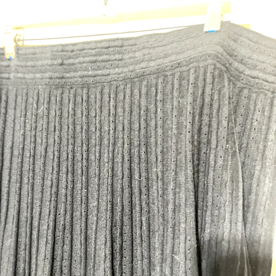 Ellen Tracy Women's Black Pleated Skirt- Size XL accordion ribbed sweater knit - Image 3 of 4