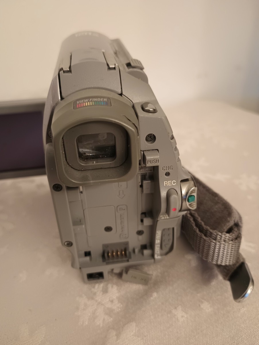 Sony DCR-HC40 Camcorder -Handycam with Charger No Battery | eBay Sony DCR-HC40 Camcorder -Handycam with Charger No Battery | eBay