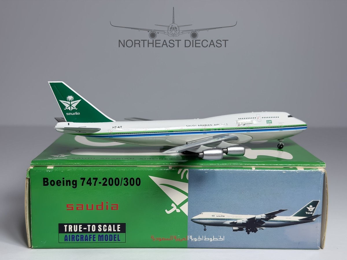 Saudi Arabian Airlines Boeing 747-300 1:400 Blue Box HZ-AIT