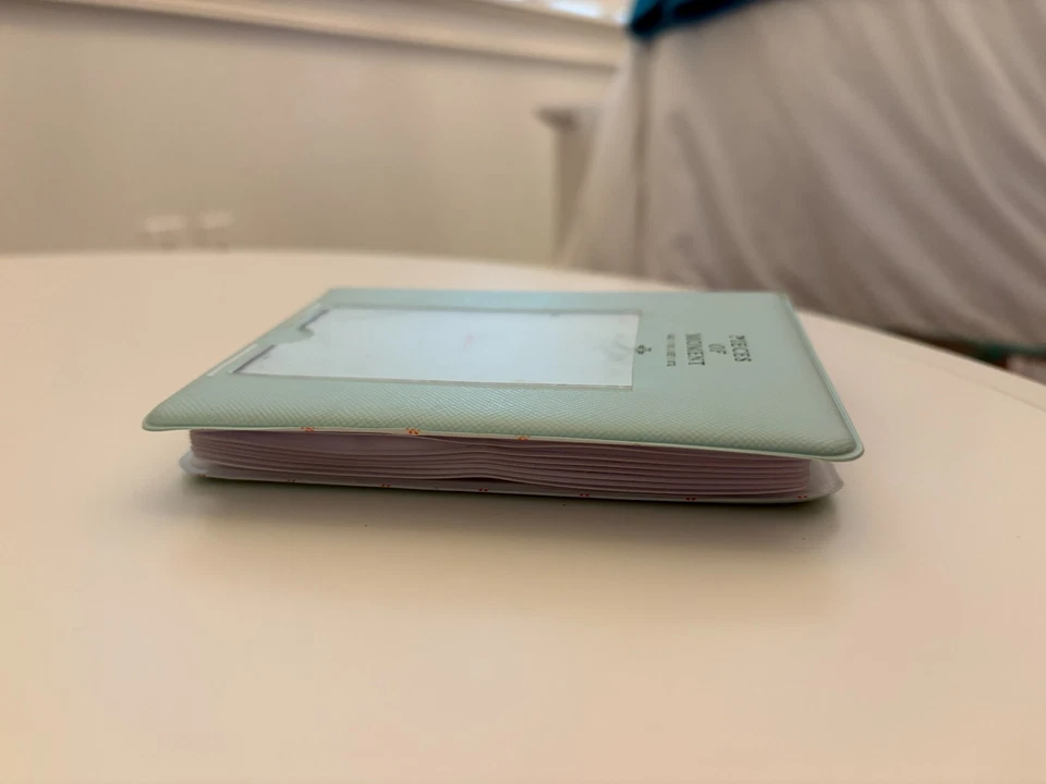 Álbum de fotos Pieces of Moment azul hielo para polaroids, poco uso, 128 bolsillos, Foto 3 de 3